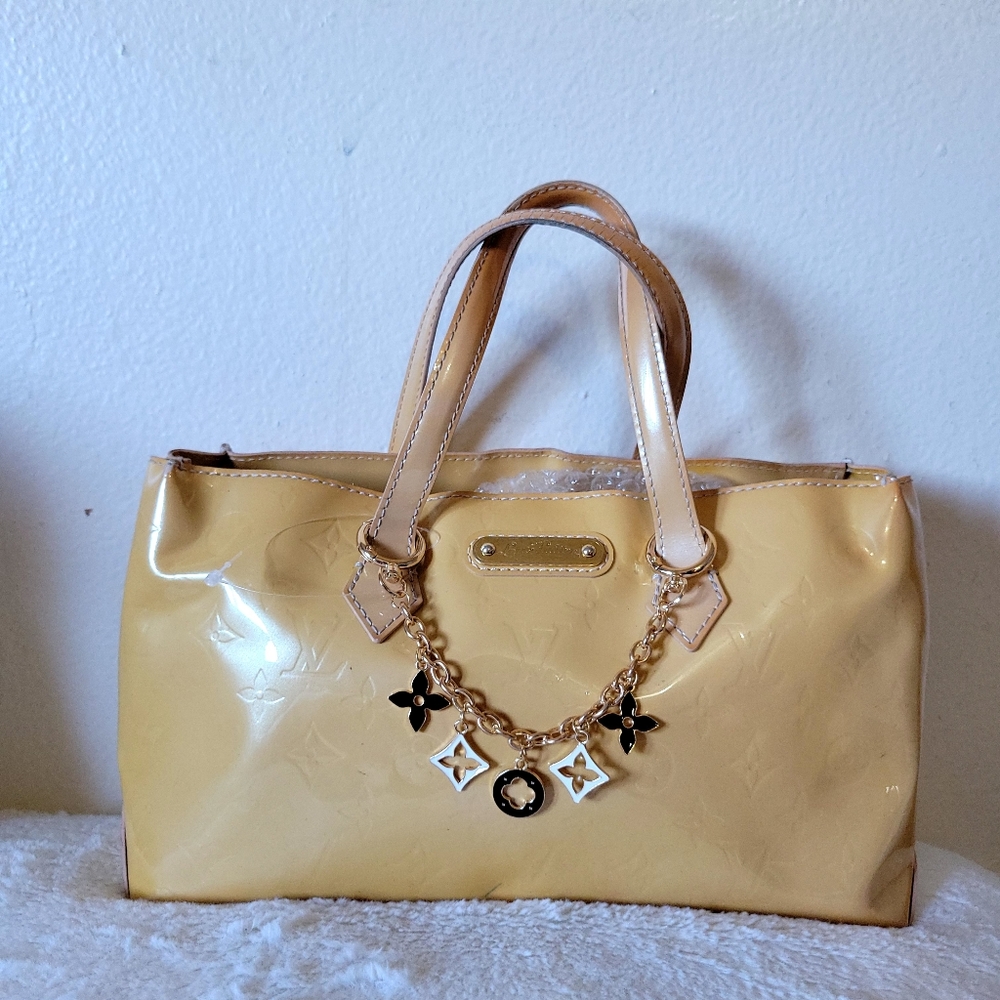 Louis Vuitton Wilshire Vernis Bag - Picture 2 of 12